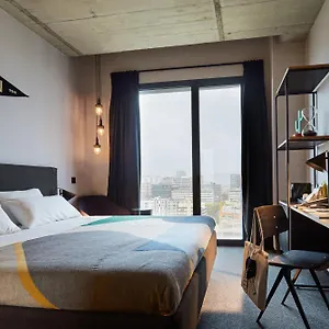 https://the-social-hub-barcelona-poble-nou.catalonia-hotels.com
